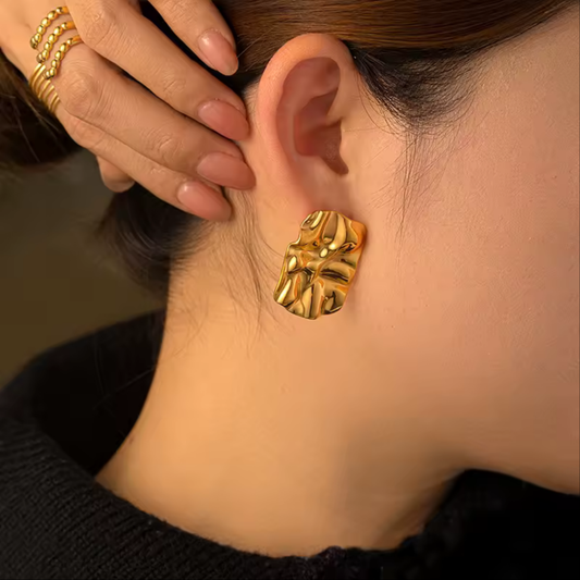 Wrinkle Shaped Earrings