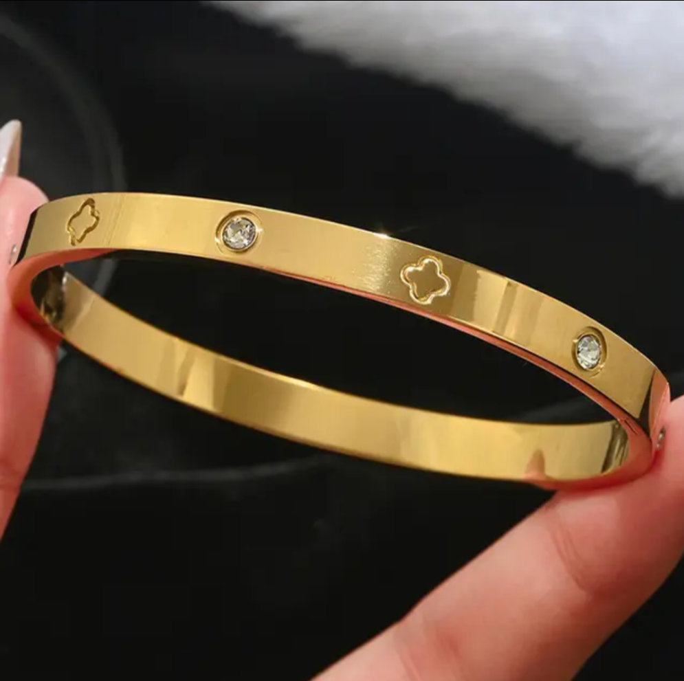 18K Gold plated Bracelet.