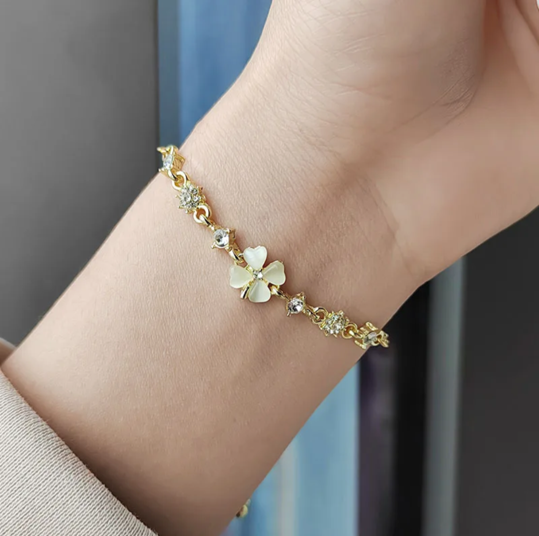 Flower gold plated bracelet